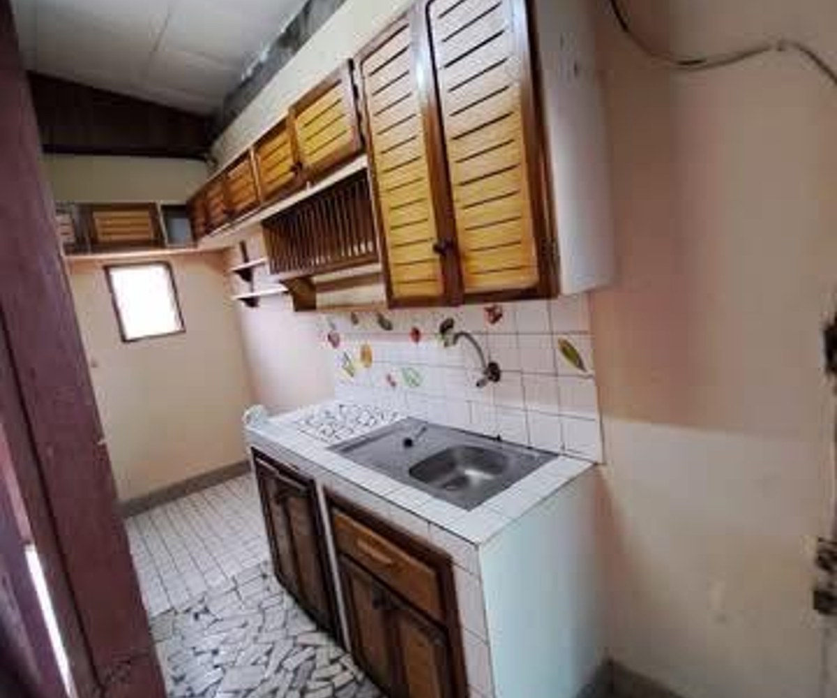 Studio moderne à Odza