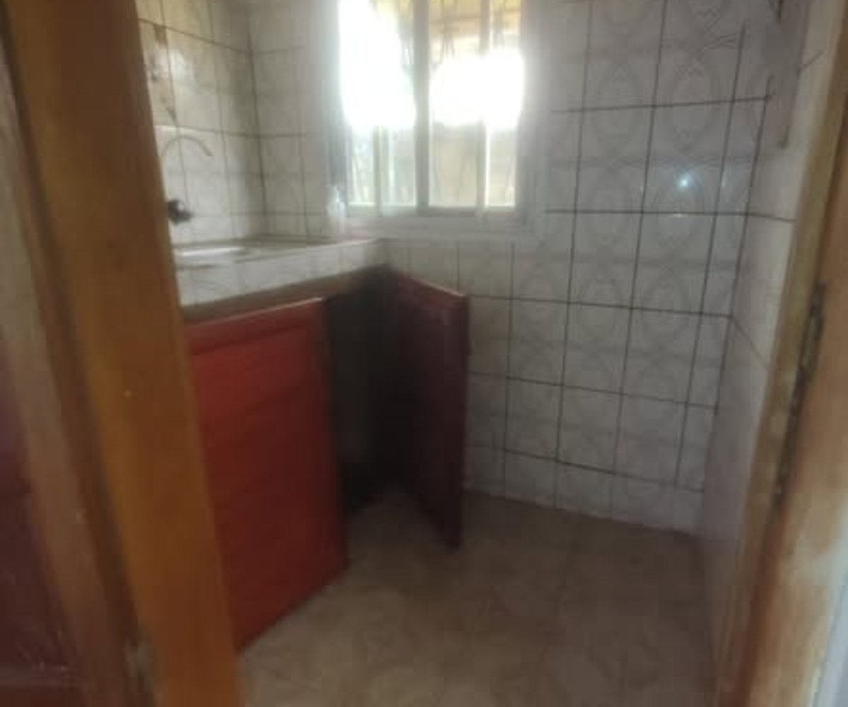 Studio à louer PK8 – 70 000 FCFA/mois