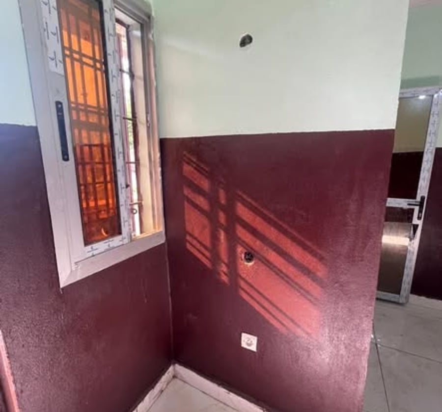 Chambre moderne à louer – PK 15, Douala