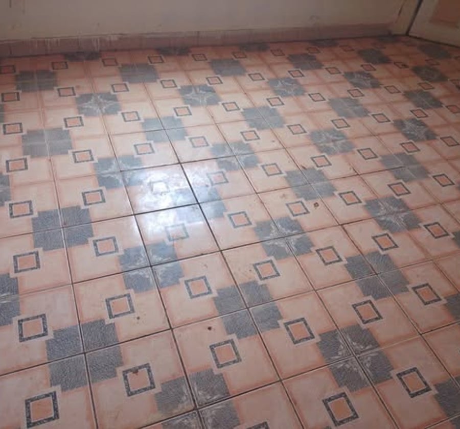 Grand studio simple à Mimboman Château