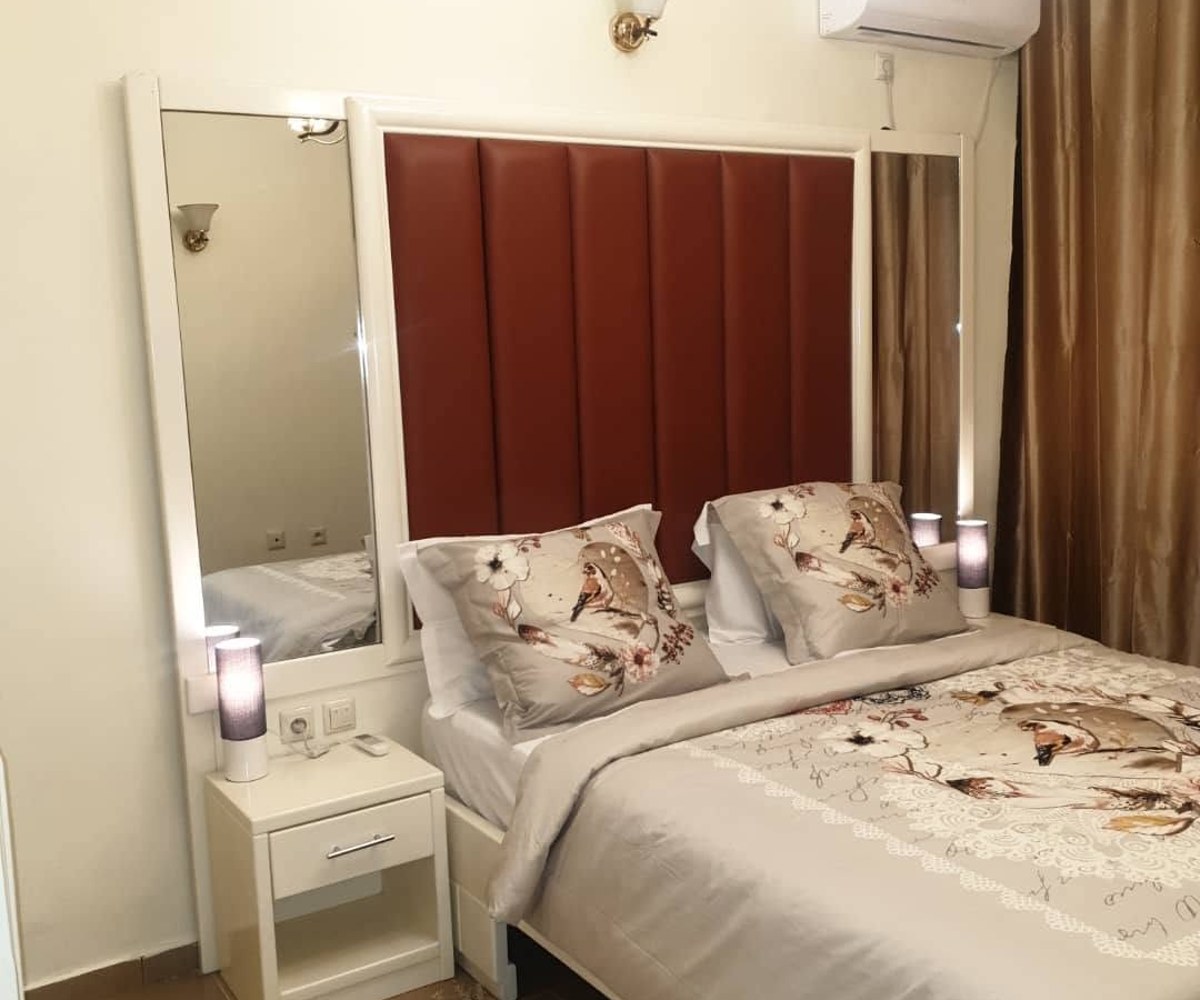 Chambres, studios et appartements meublés à Éfoulan et Obobogo - Yaoundé
