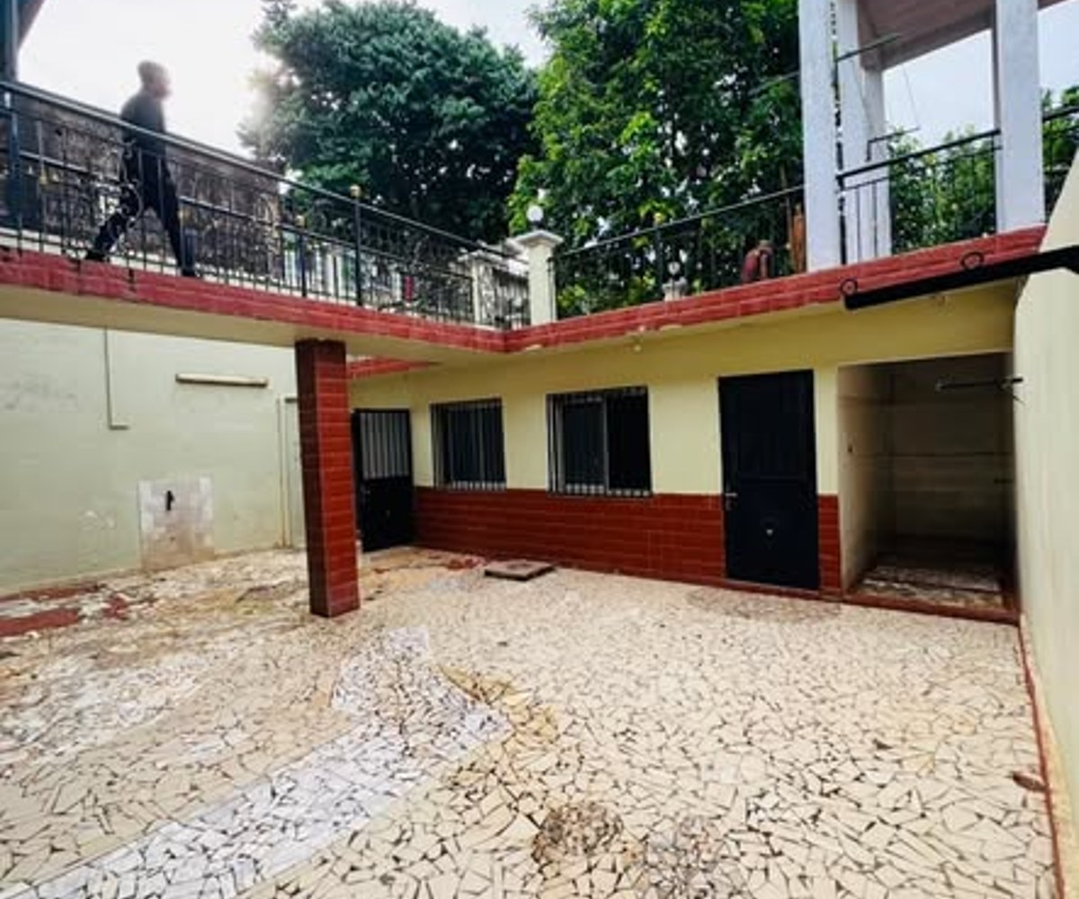 Vaste maison individuelle à louer - Damas, Yaoundé