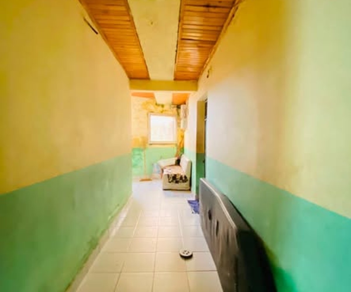 Studio moderne à Logbaba (carrière)