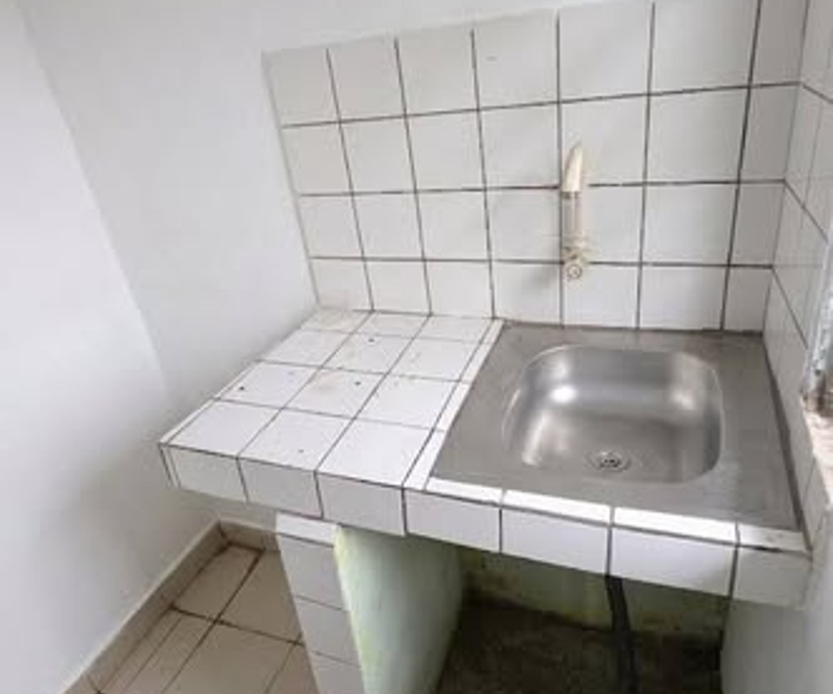 Chambre moderne avec cuisine et balcon - Makepe Bel Air