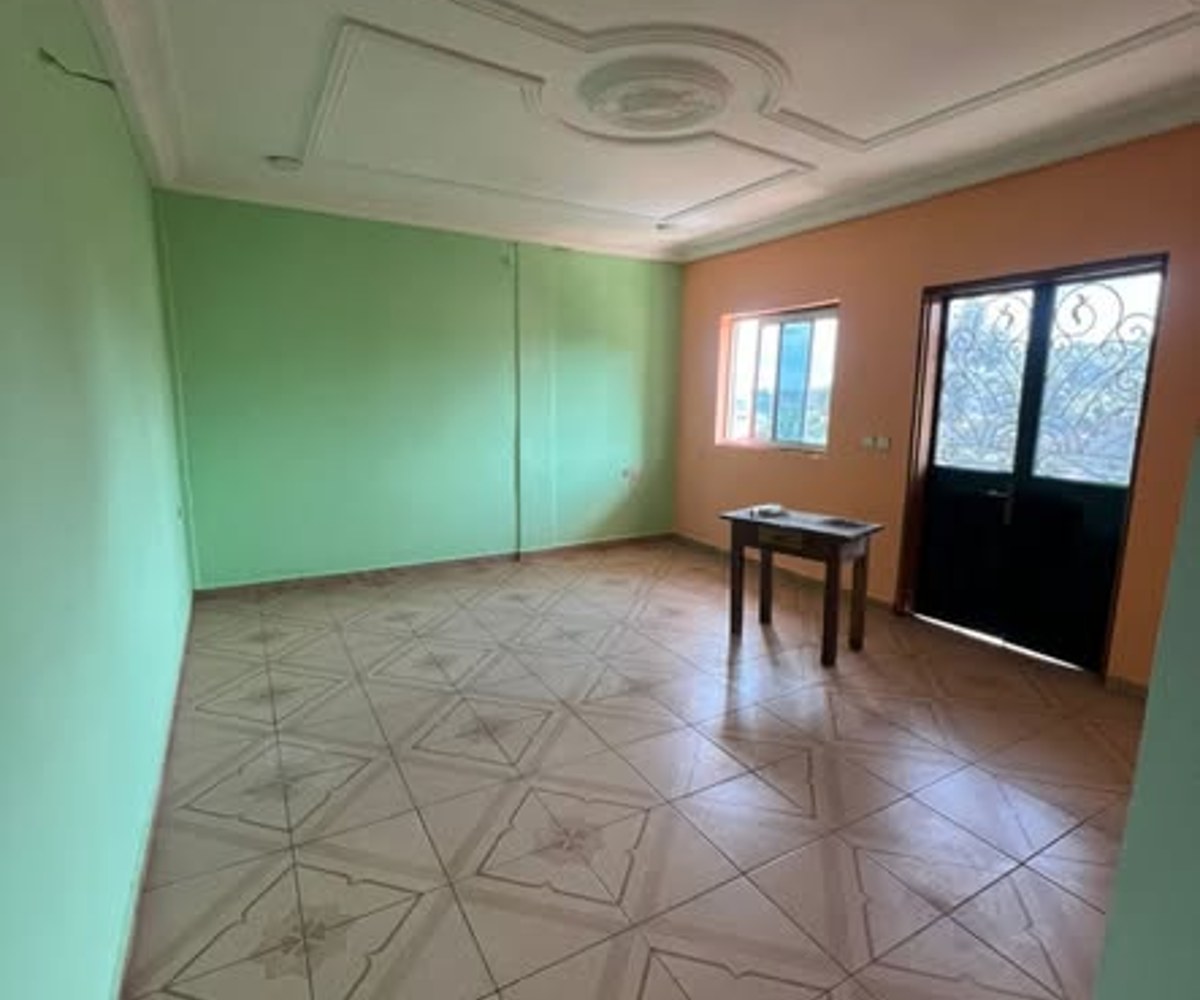 Studio moderne à louer à Simbock