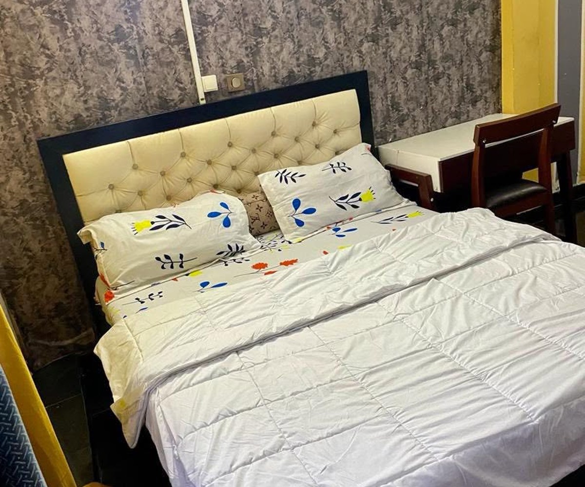 Chambres et studios meublés à Bastos – Yaoundé