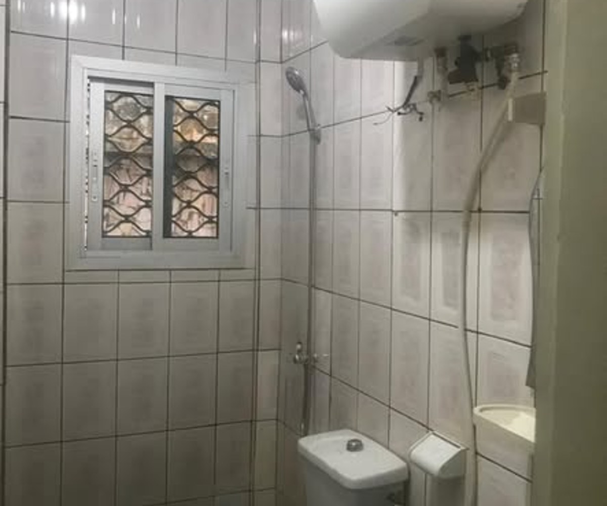 Grande chambre à louer à Bonamoussadi