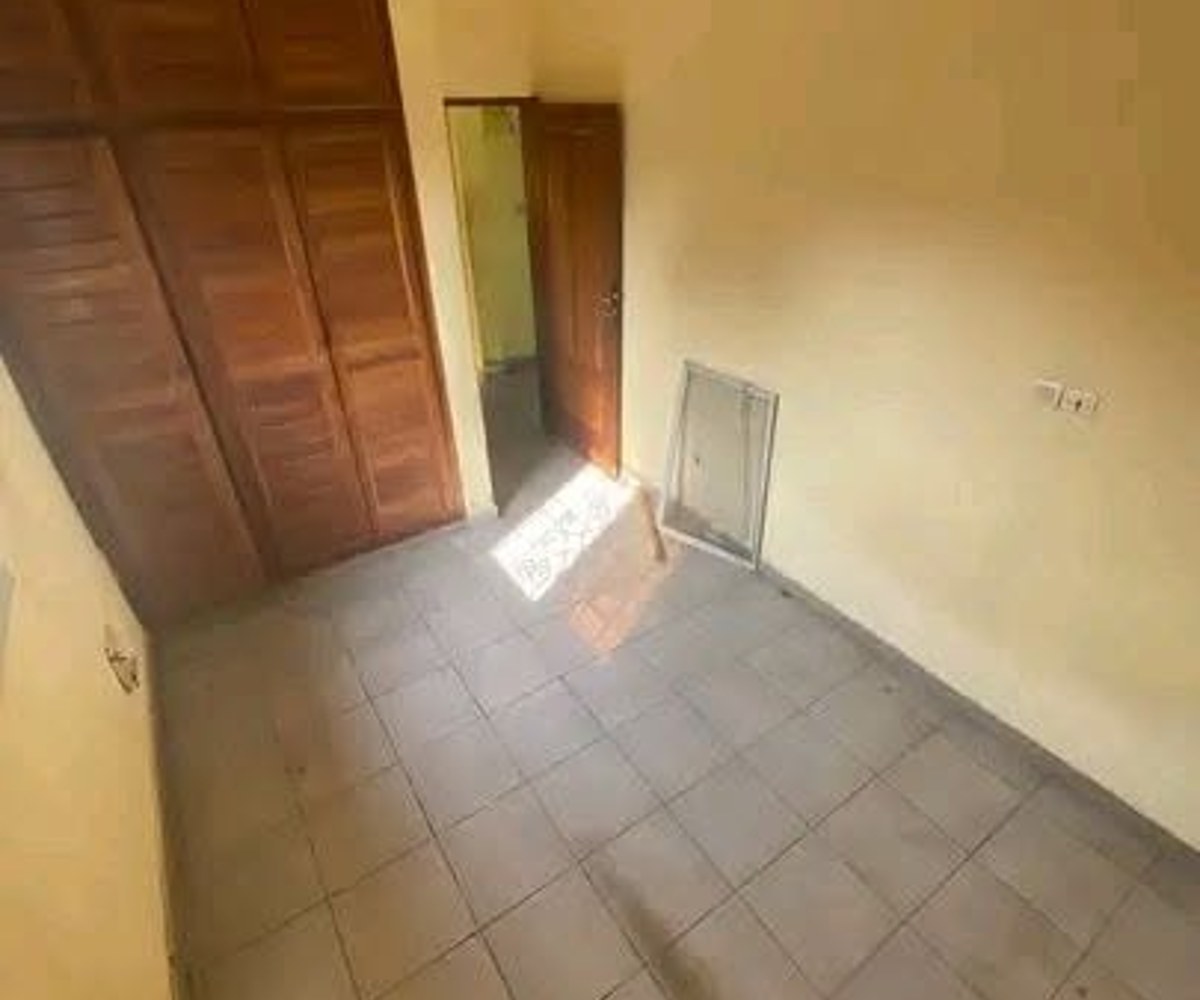 Studio moderne à louer à Logbaba