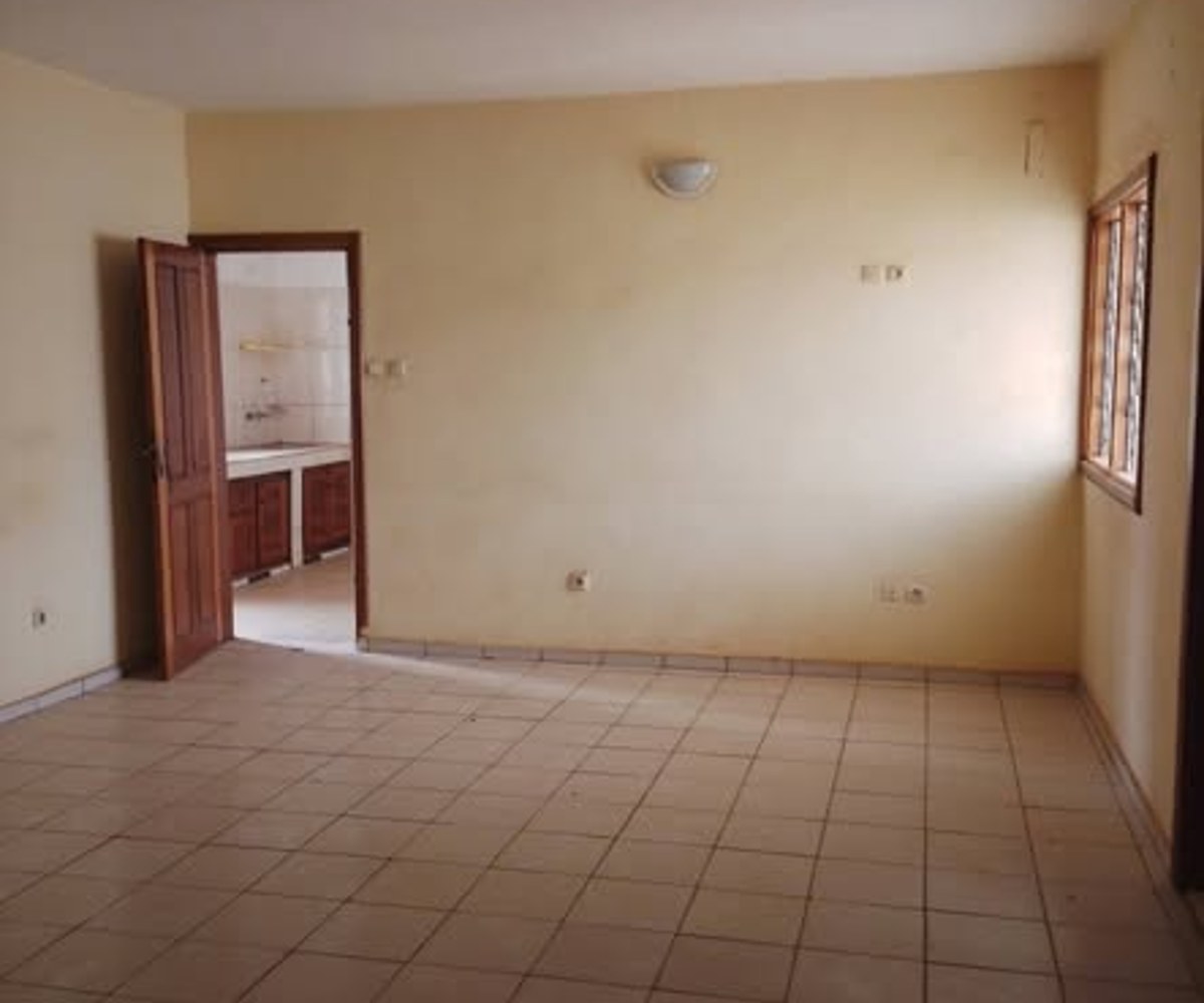 Grand Appartement à louer à Yaoundé Damas