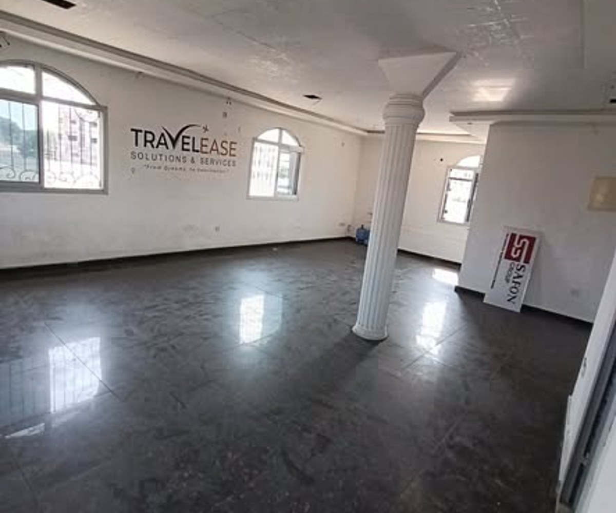 Espace commercial à louer à Bonaberi