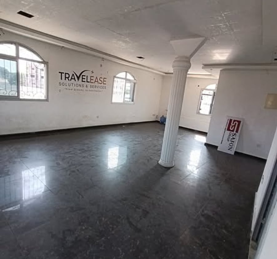 Espace commercial à louer à Bonaberi
