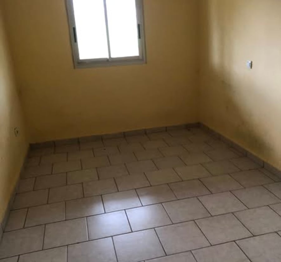 MAGNIFIQUE APPARTEMENT HAUT STANDING À LOUER USINE DES EAUX NKOLBISSON NON LOIN DE LA ROUTE