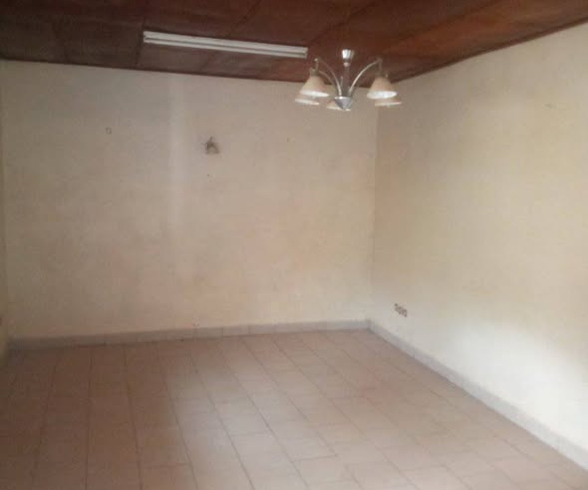 Appartement 2 chambres à Tam-Tam - 90 000 FCFA