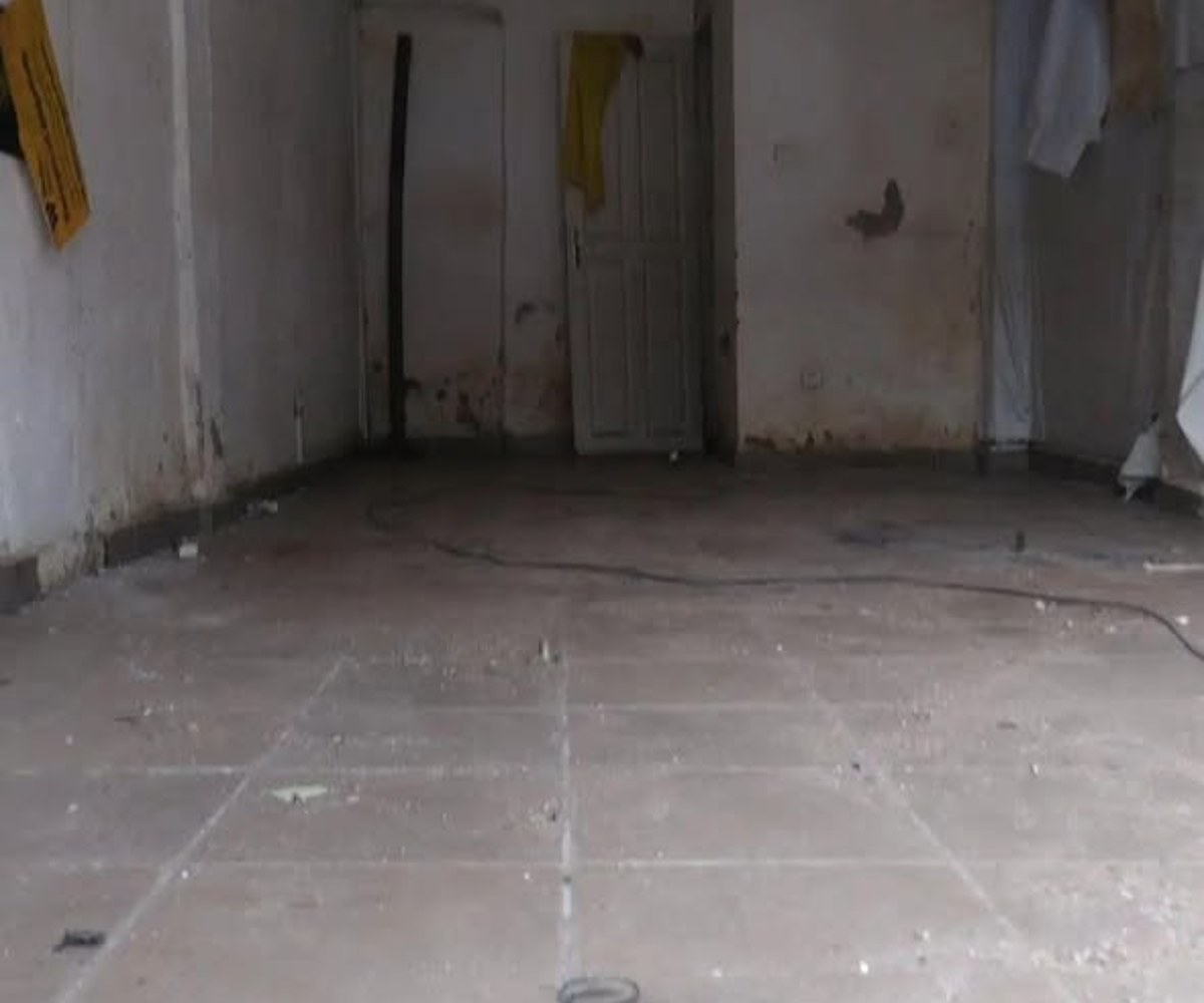 Vaste boutique à louer à Bépanda Tonnerre