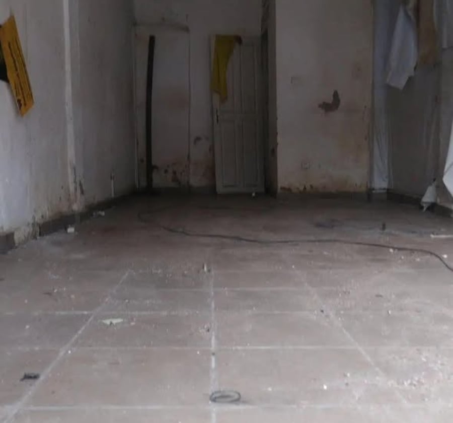Vaste boutique à louer à Bépanda Tonnerre
