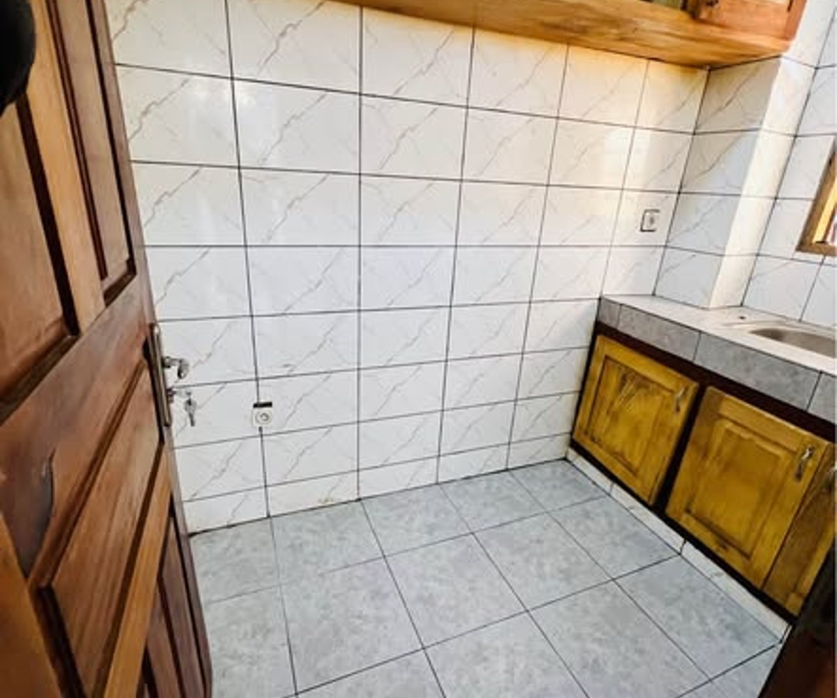 Studio moderne à louer – Santa Barbara, Douala