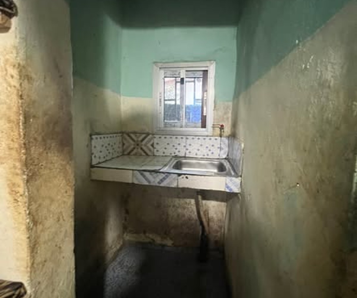 Grande chambre moderne à louer - Petits Génies Damas - 30 000 XAF/mois