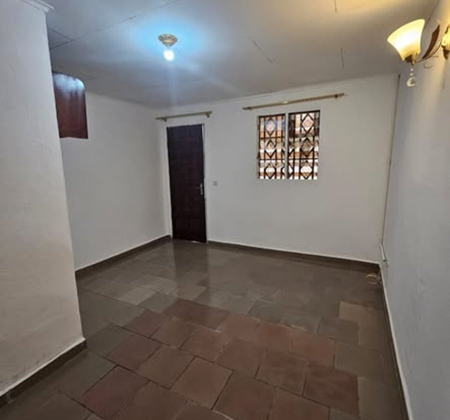 Chambre moderne à Biyem-Assi