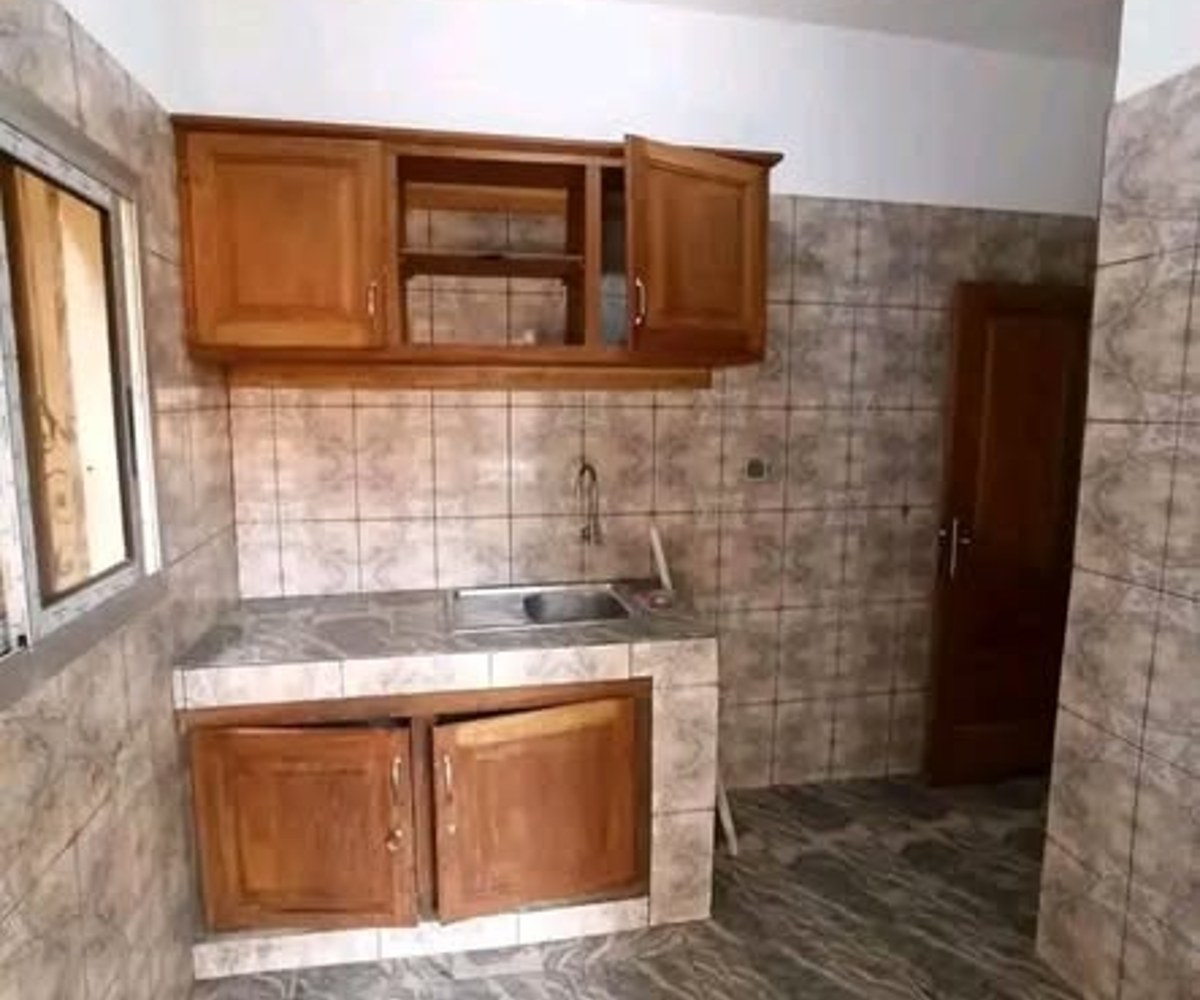 Appartement 2 chambres à louer à Nkolfoulou