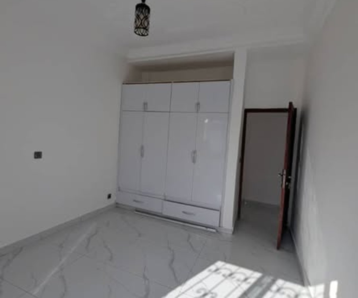 Appartement moderne à louer à Efoulan