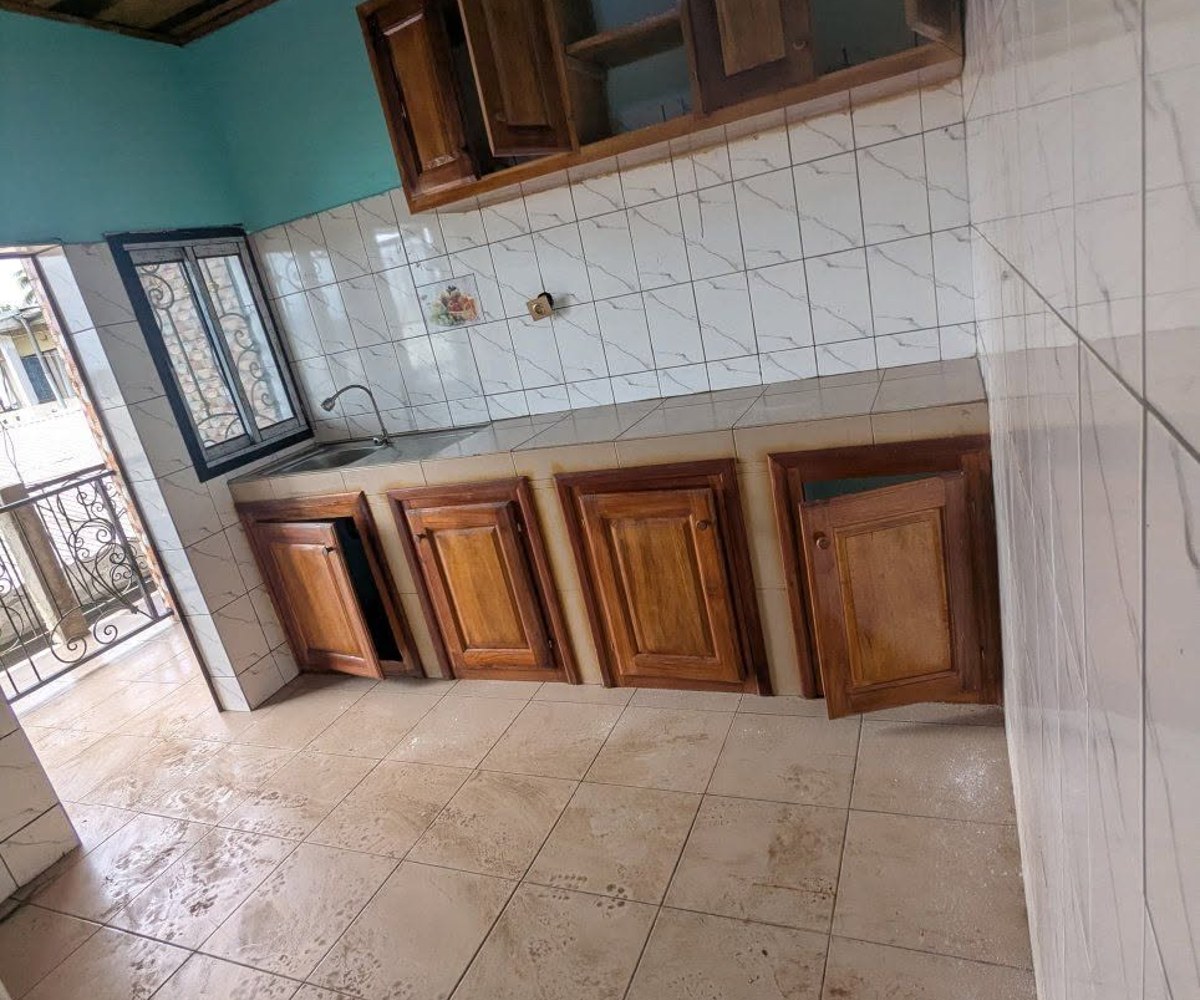 Appartement moderne à PK10 – 2 chambres, 2 douches