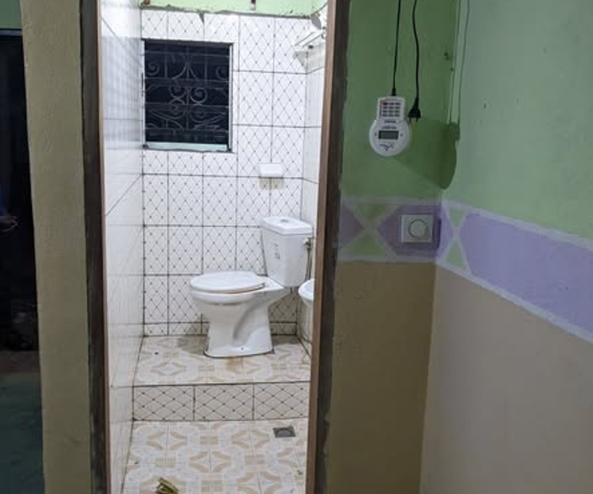 Vaste chambre moderne à louer à Obobogo
