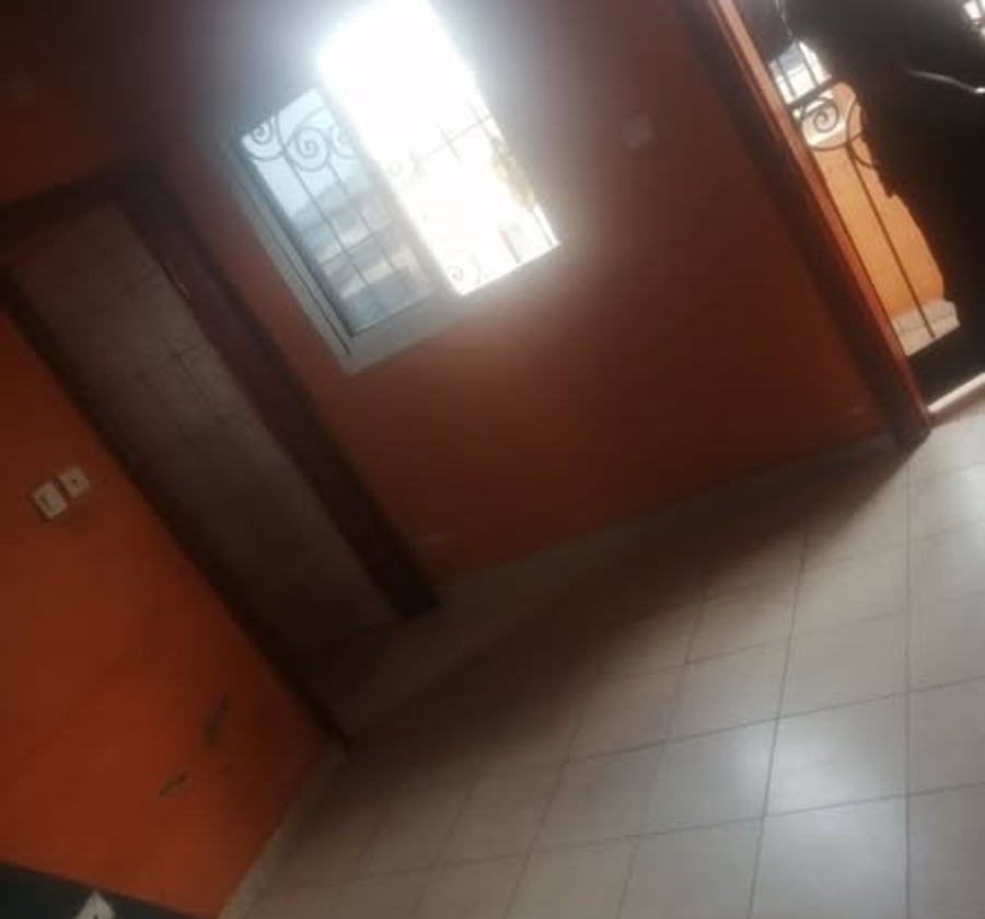 Vaste studio moderne à louer - Nkomo, Yaoundé