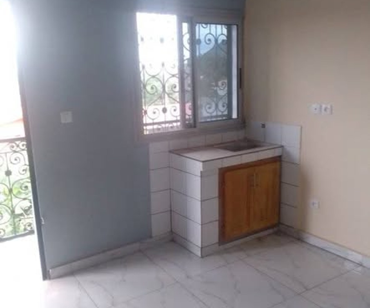 Chambres modernes à louer à Messamendongo