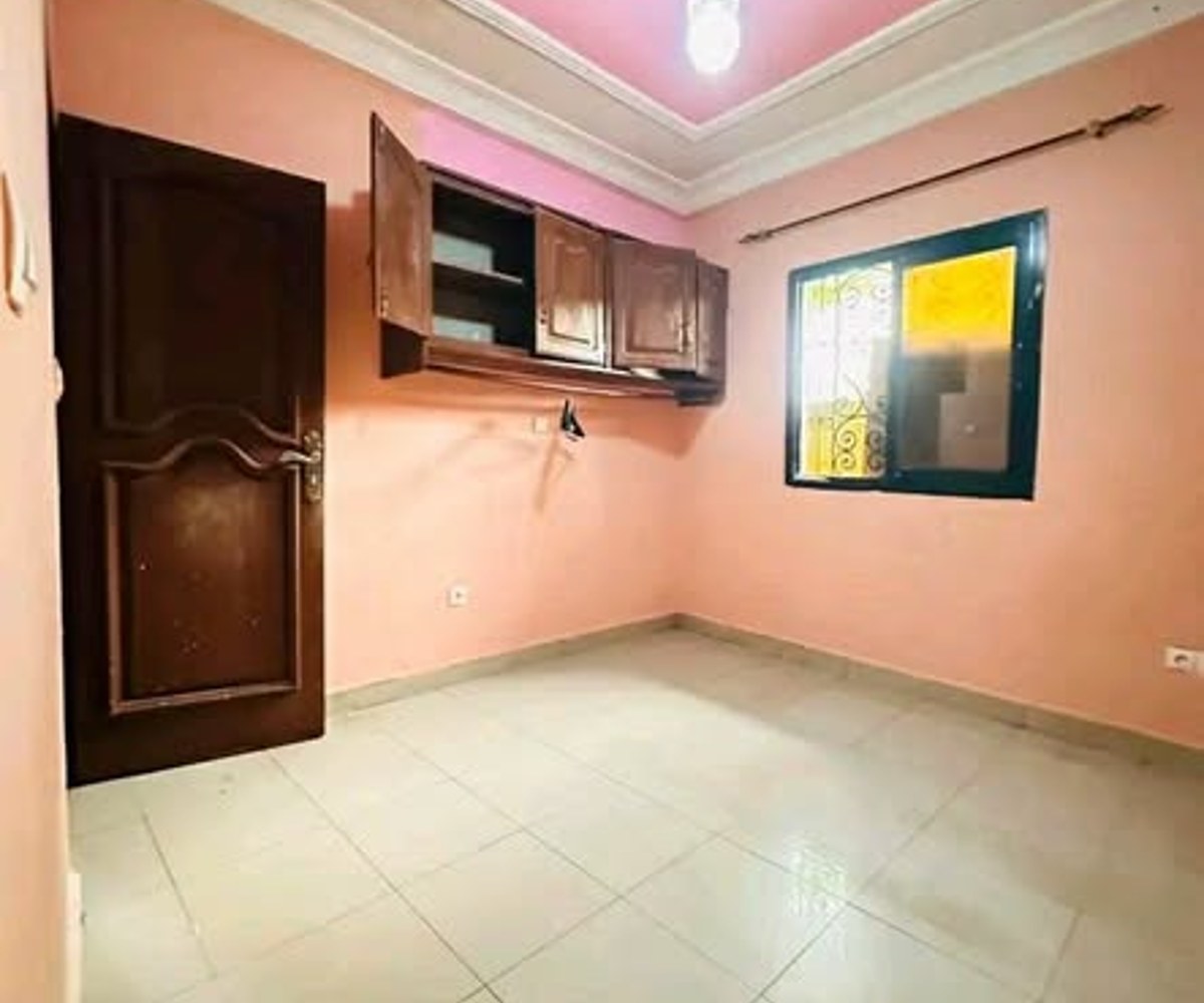 Appartement à louer à Efoulan
