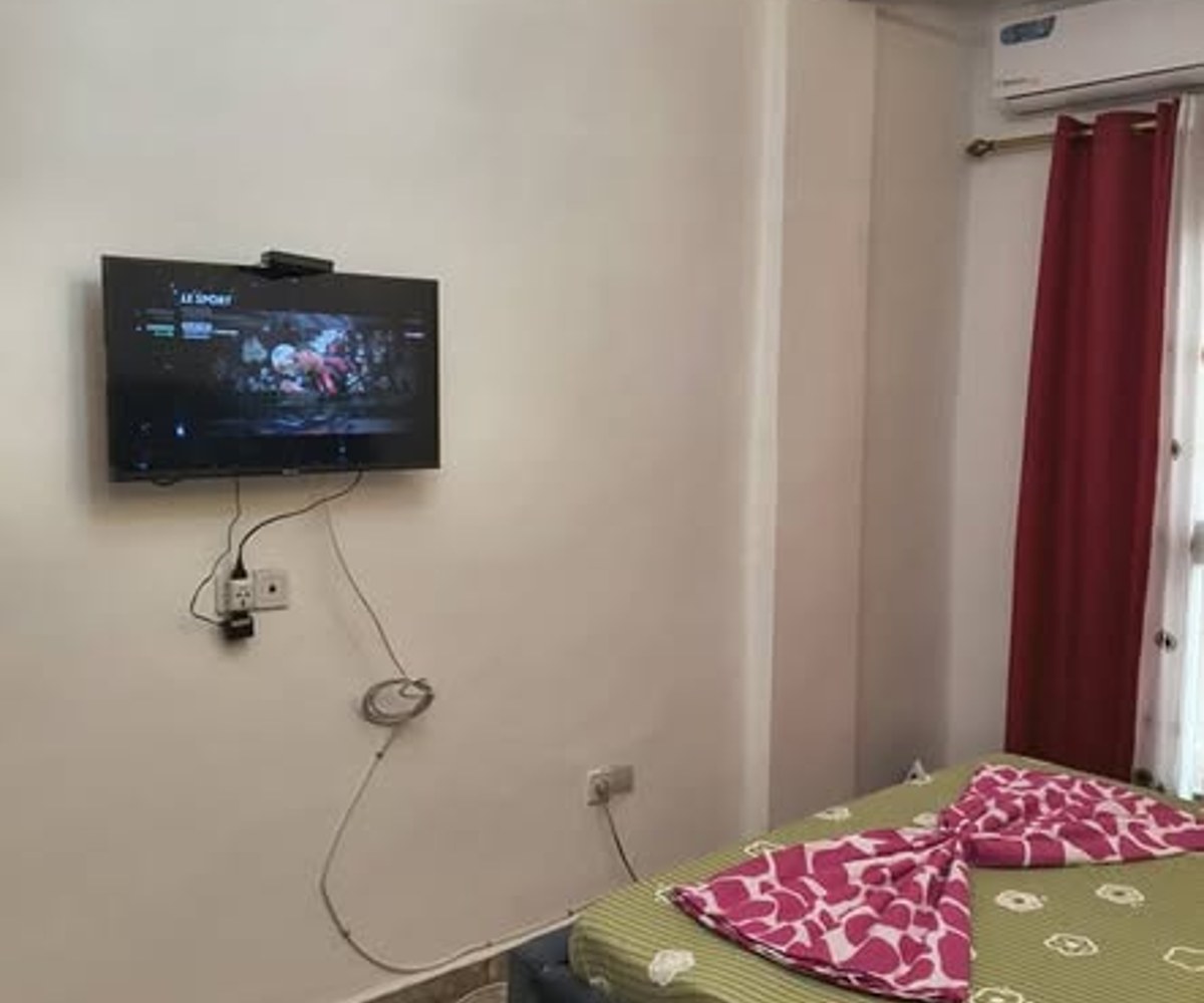 Chambre meublée à Ndogbong, Douala – 10 000 F/nuit