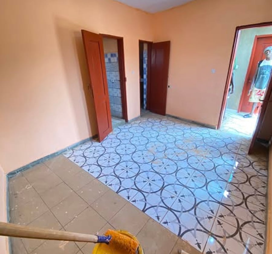 Vaste chambre moderne à louer à Mendong