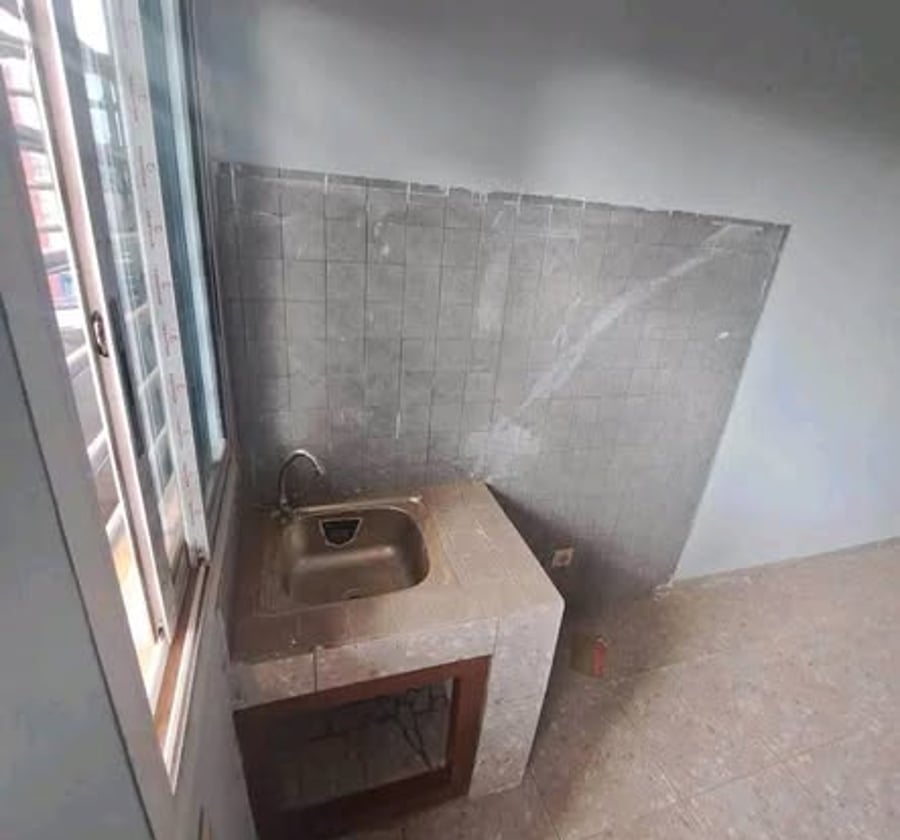 Chambre moderne à Logbaba Saker