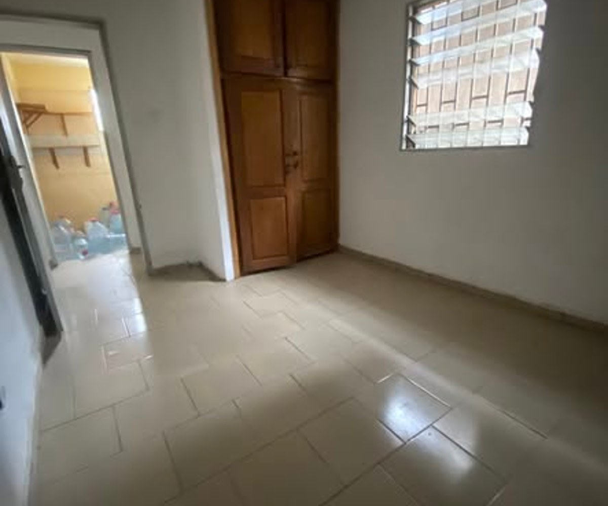 Appartement 2 chambres à Ndogbong - 100 000 FCFA/mois