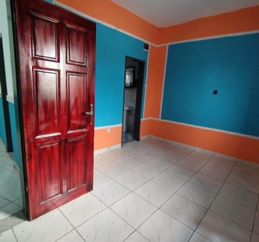 Studio moderne à louer à Nkoabang (Station AXX)