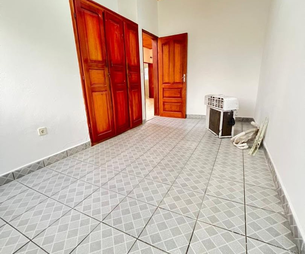 Studio moderne à louer à Logbessou