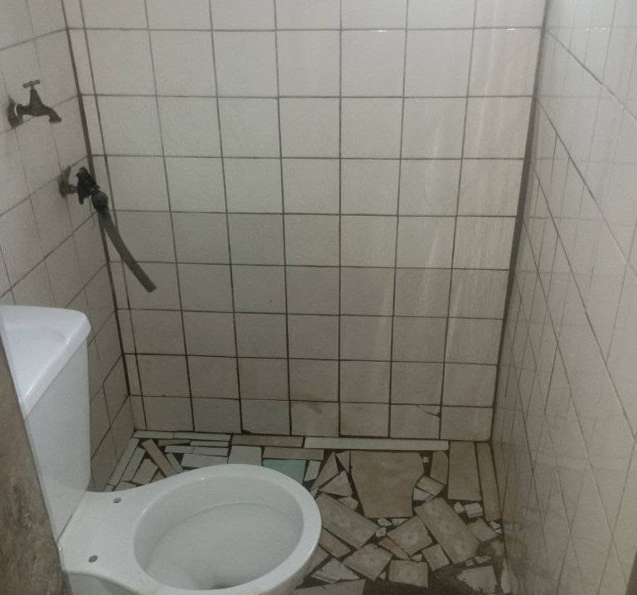 Grande chambre à louer à Beedi