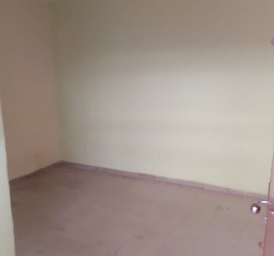 Chambre avec douche personnelle à louer - Kotto Mbangue