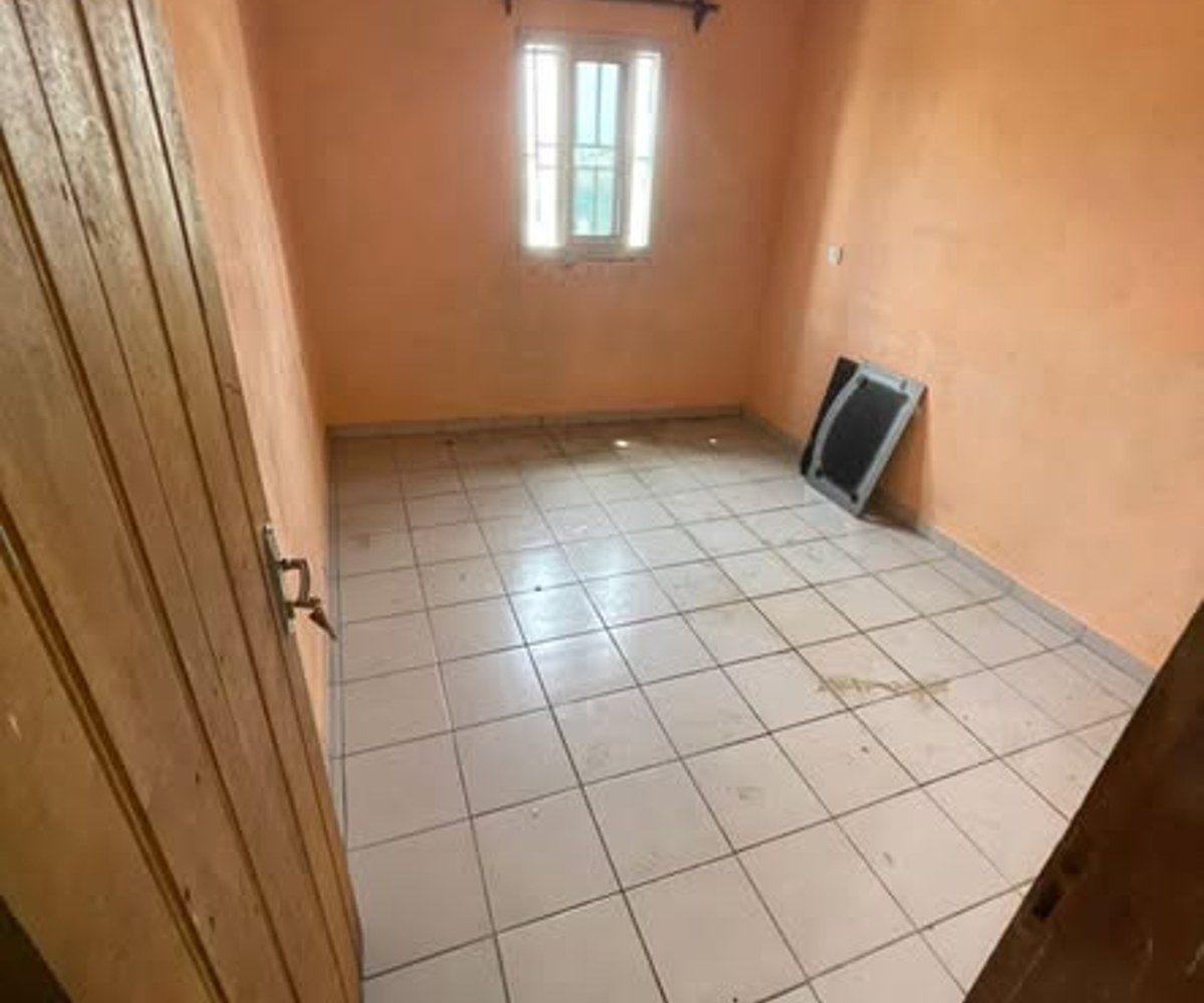 Appartement à louer à Tradex Village, Douala