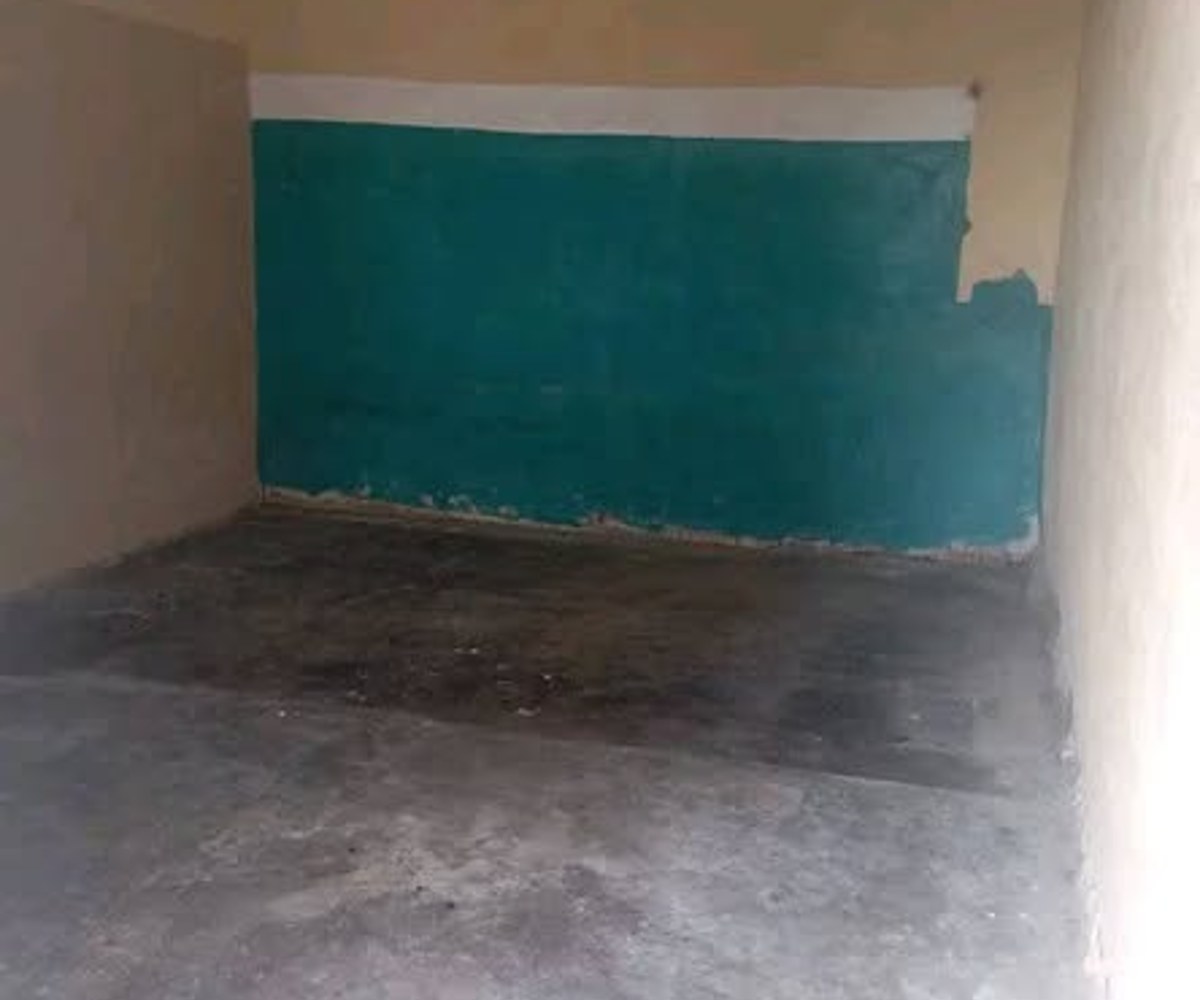 Grande chambre simple à louer - Beedi, Douala