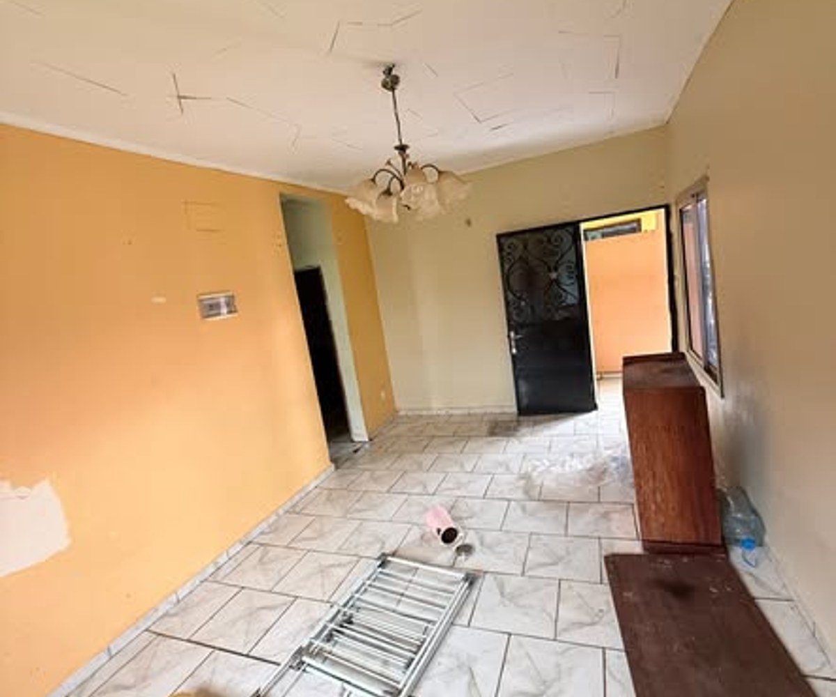 Grand studio moderne à louer – Nkolfoulou, Yaoundé