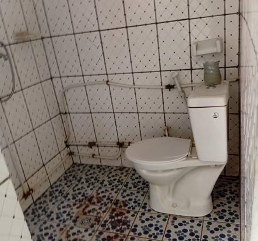 Vaste chambre moderne à Ahala Barrière