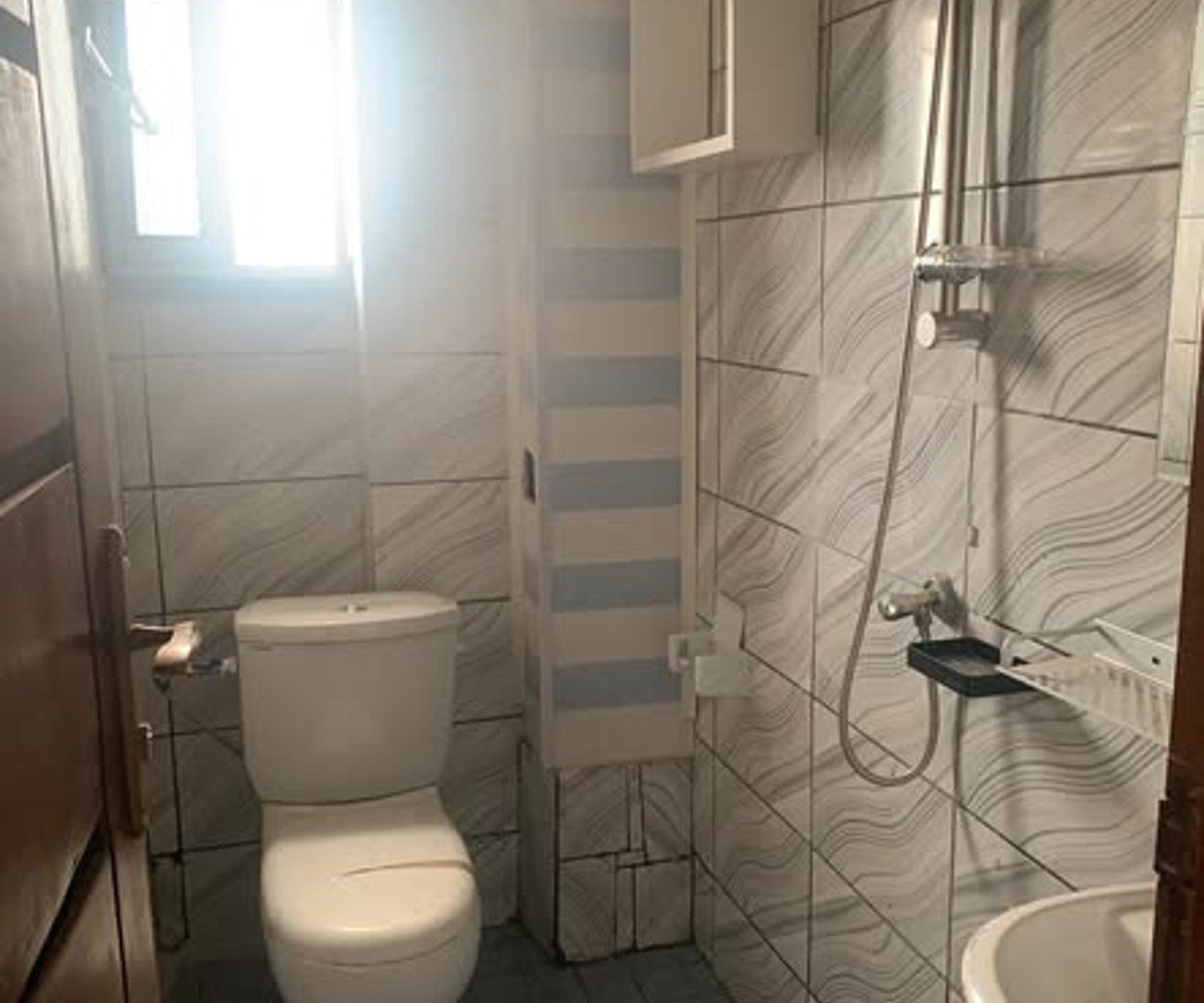 Chambre moderne à louer à Makepe