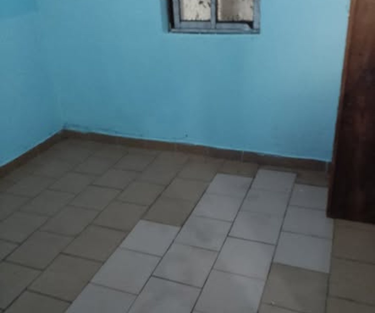 Chambre moderne à Nkoabang