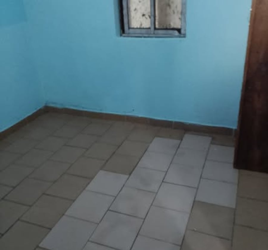 Chambre moderne à Nkoabang