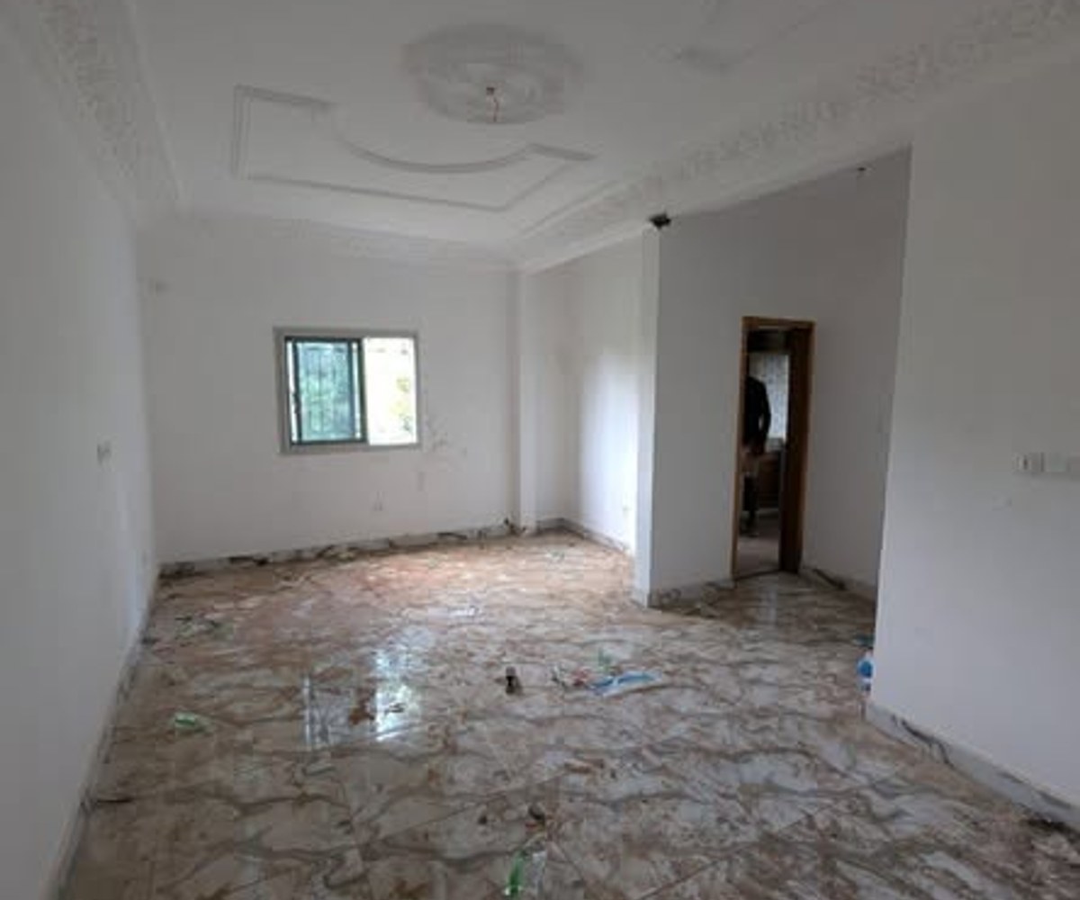 Studio neuf à Fourgerol - 70 000 XAF/mois