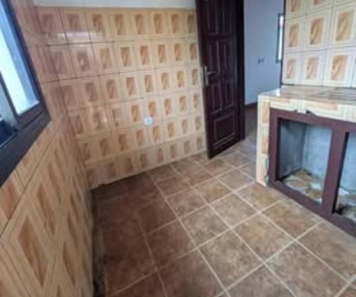 Chambre moderne à louer à Odza commissariat