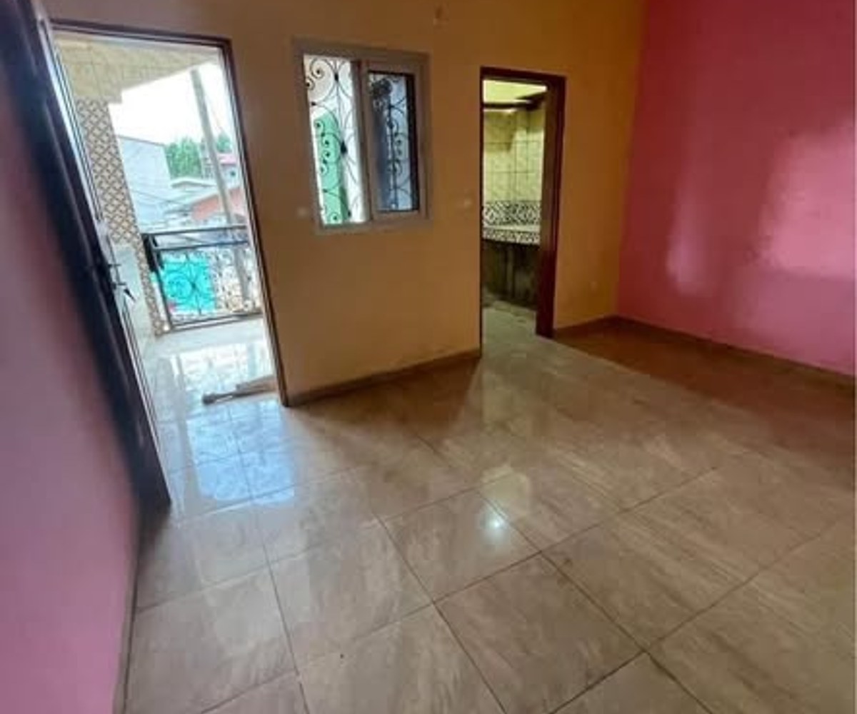 Studio moderne à louer à Ngousso