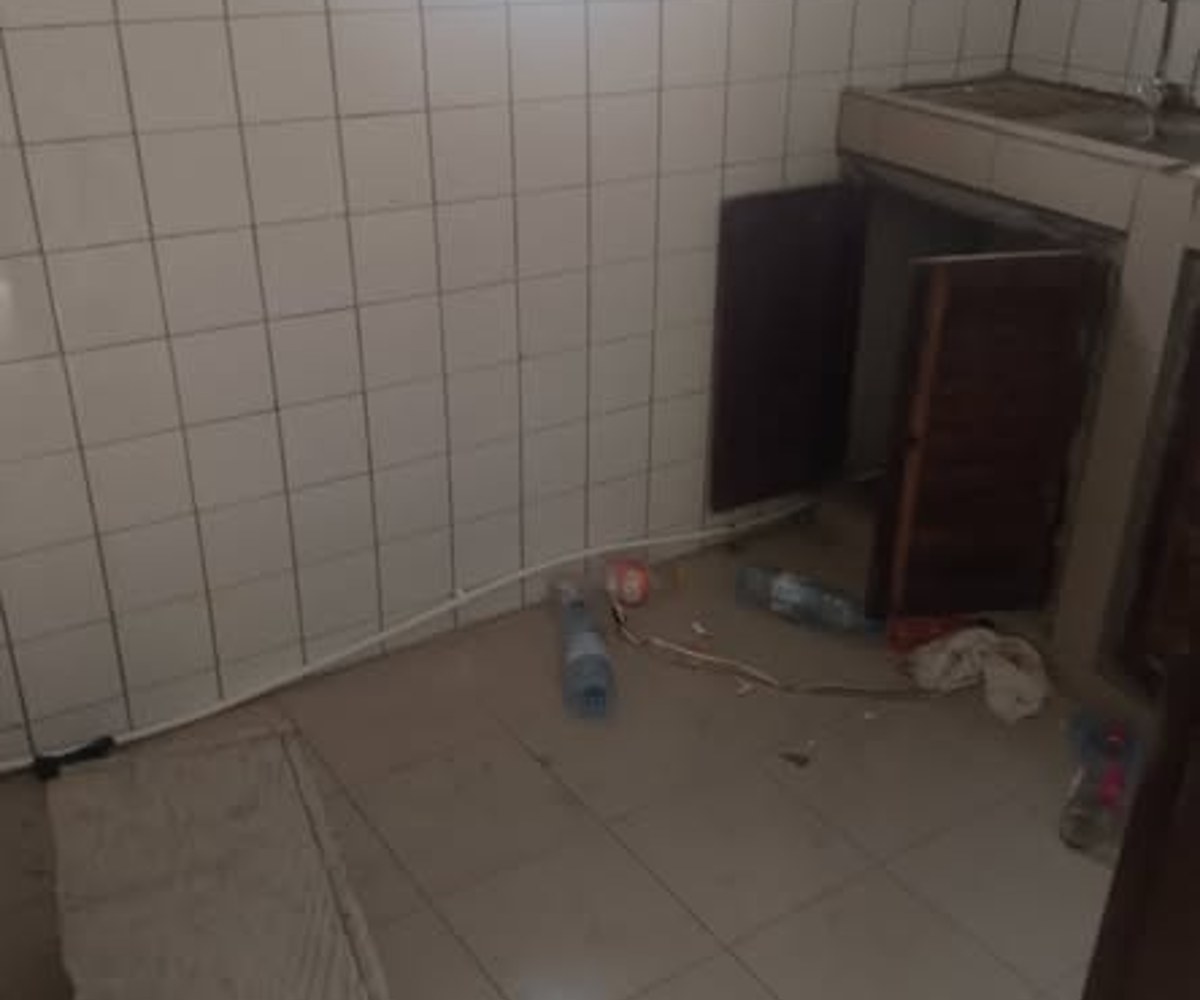 Studio moderne à louer à Beedi, Douala