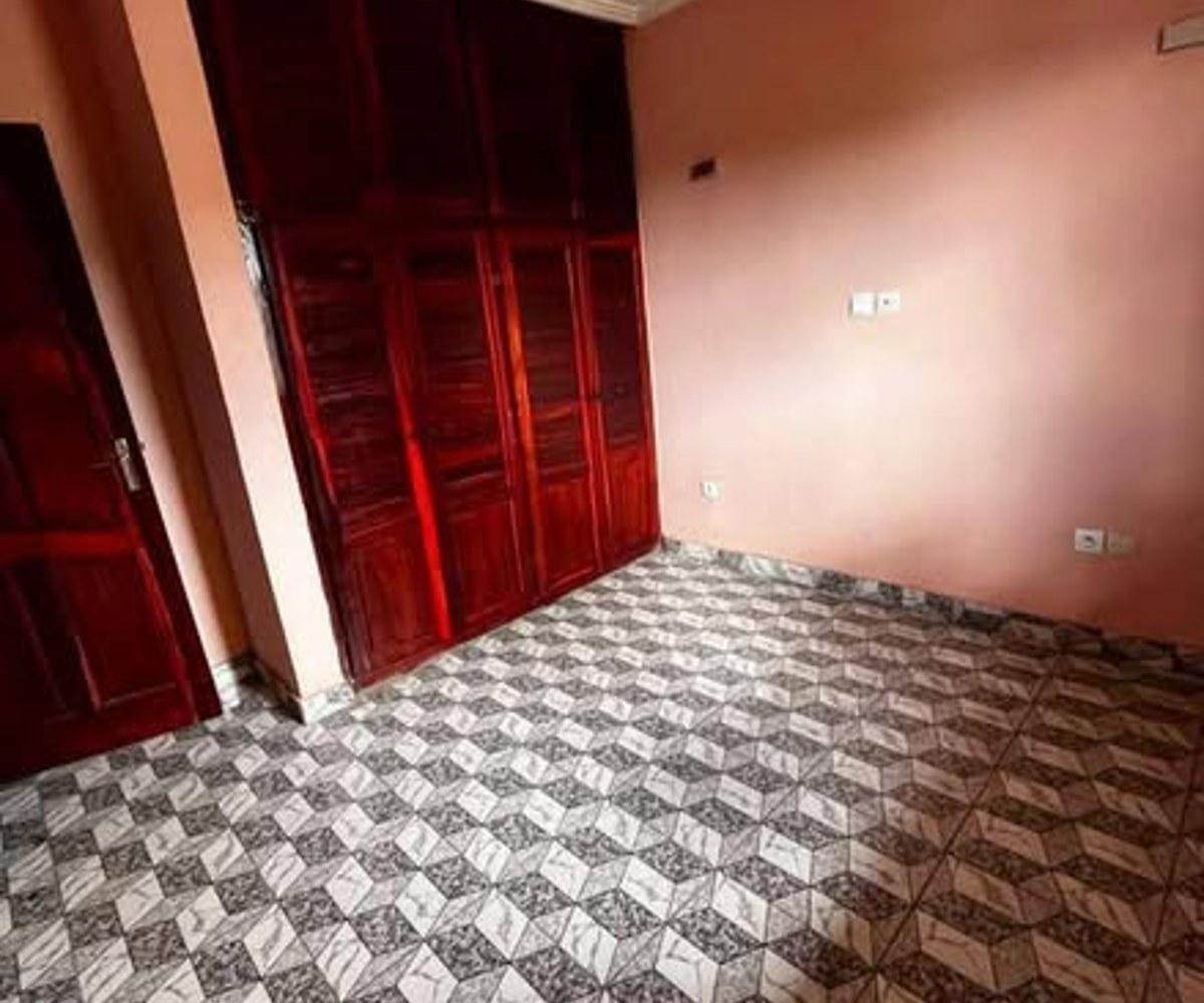 Appartement neuf à Logbessou - 3 chambres