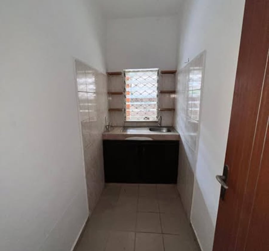 Studio à louer à Kotto Mbangue